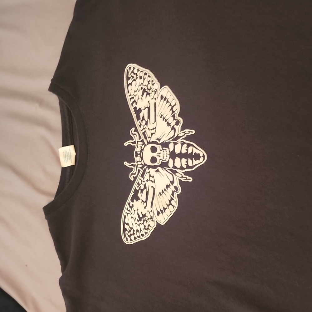 Black tee shirt size XL